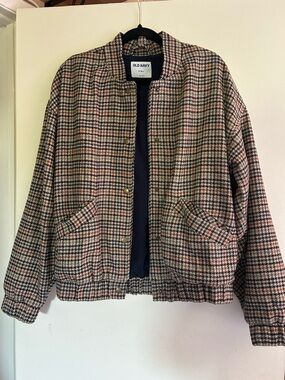 Old Navy Houndstooth Bomber Jacket in Beige, Black & Rust